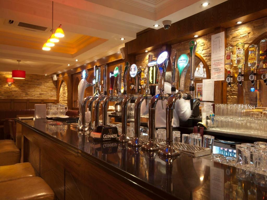 安格里兰酒店 Burt 外观 照片